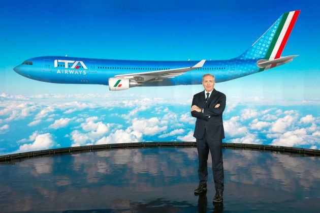 Alitalia addio, nasce Ita Airways. Nuova livrea azzurra, tricolore sulla coda