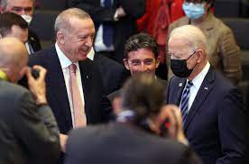 Il sultano Erdogan si allontana dall’occidente Il sultano Erdogan si allontana dall’occidente