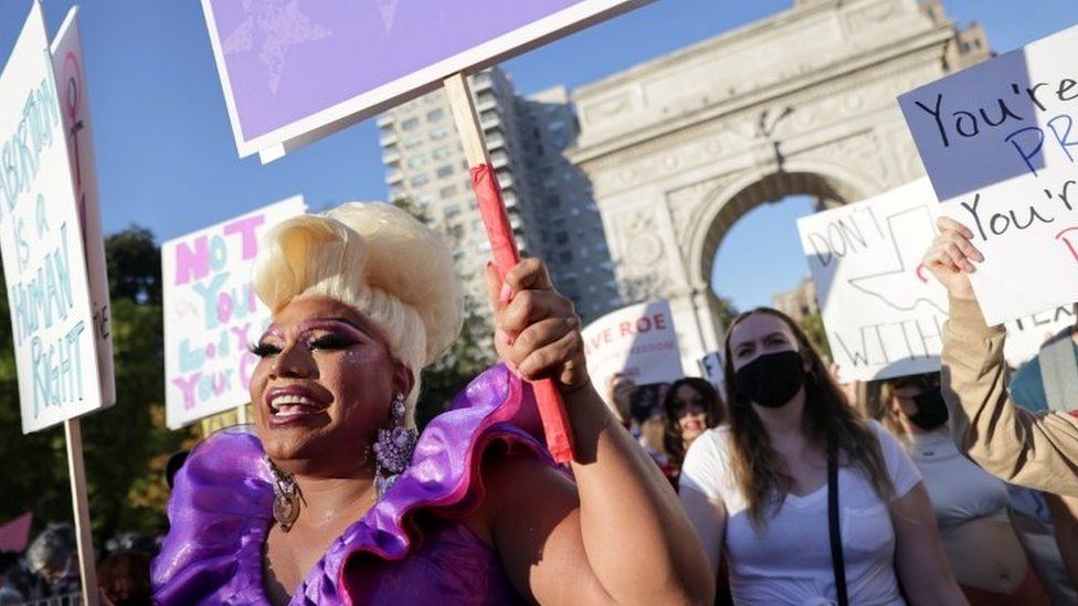 Abortion rights march: Thousands attend rallies across US Abortion rights march: Thousands attend rallies across US