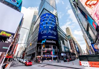 Nasdaq-100: sei nuove new entry nell’ indice c’è anche Airbnb Nasdaq-100: sei nuove new entry nell’ indice c’è anche Airbnb