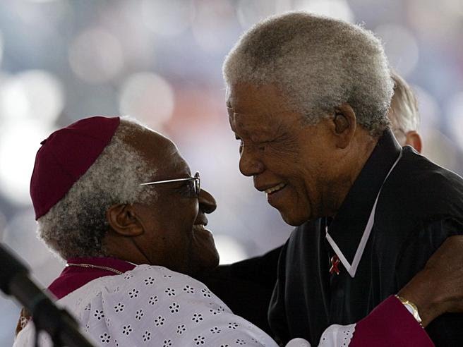 È morto Desmond Tutu: l’ uomo che sconfisse l’ apartheid in Sudafrica