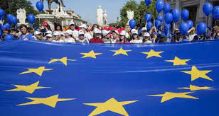 Oltre Maastricht: un nuovo patto in Europa Oltre Maastricht: un nuovo patto in Europa