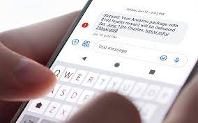 Il smishing via SMS aumenta sotto le feste: smartphone sotto attacco