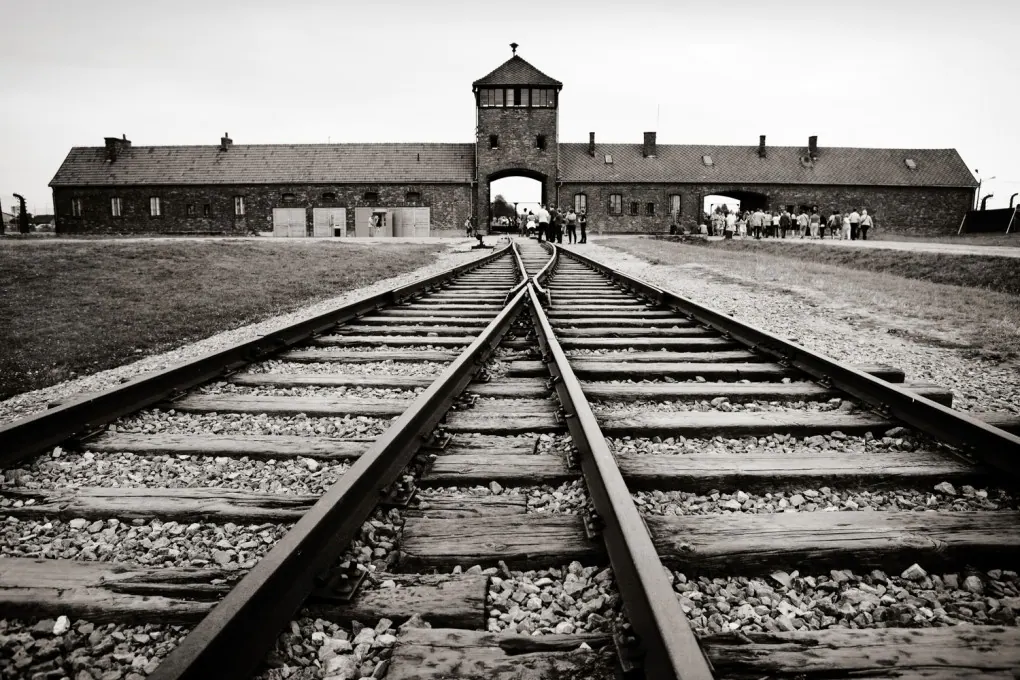Witold Pileki: l’ uomo che volle entrare ad Auschwitz Witold Pileki: l’ uomo che volle entrare ad Auschwitz