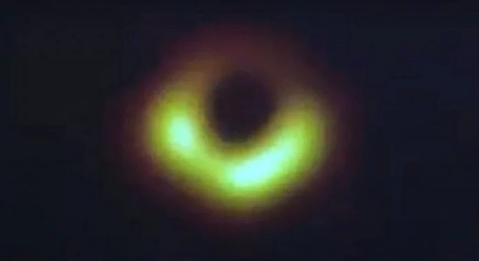 Creare un buco nero: l’esperimento più pericoloso al mondo