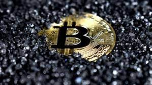 Crypto crash: bitcoin -50% dai massimi ed Ethereum -33% a gennaio. Cosa sta succedendo?