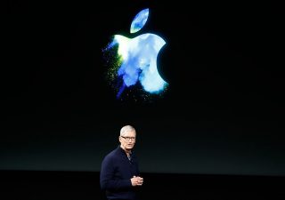 Apple: capitalizzazione record a 3.000 mld. Le stime per il 2022