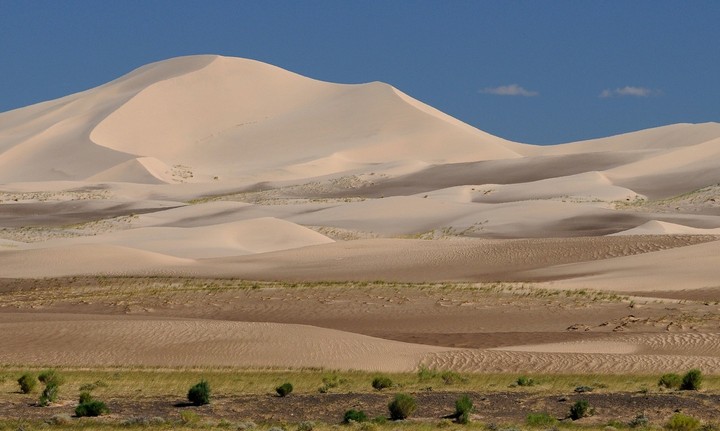 Cina: progetto nel deserto del Gobi per produrre energia da sole e vento