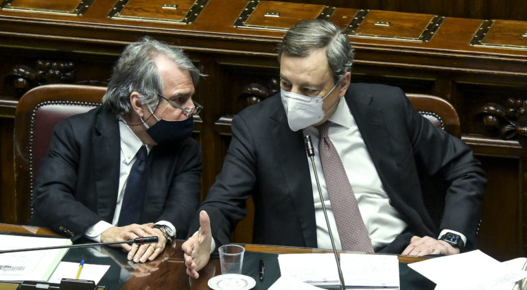 Draghi: liquida lo smart working, mettendo a rischio i lavori fragili. Gli immunodepressi scrivono al capo del Governo: ” Lo Stato ci spedisce nella tana del leone”