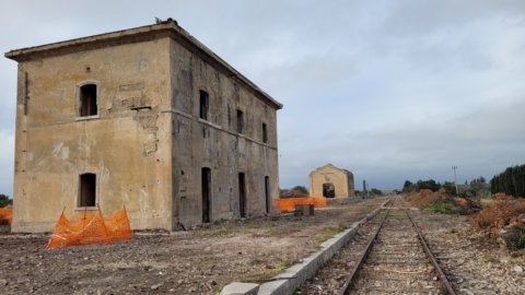 Le ferrovie storiche rinascono a nuova vita: dalla Puglia alla Sicilia, il turismo del futuro parte dal passato