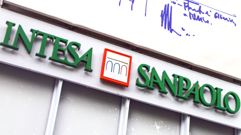 Intesa Sanpaolo lancia un bond perpetuo che rende il 6,3%: richieste per oltre 3 miliardi