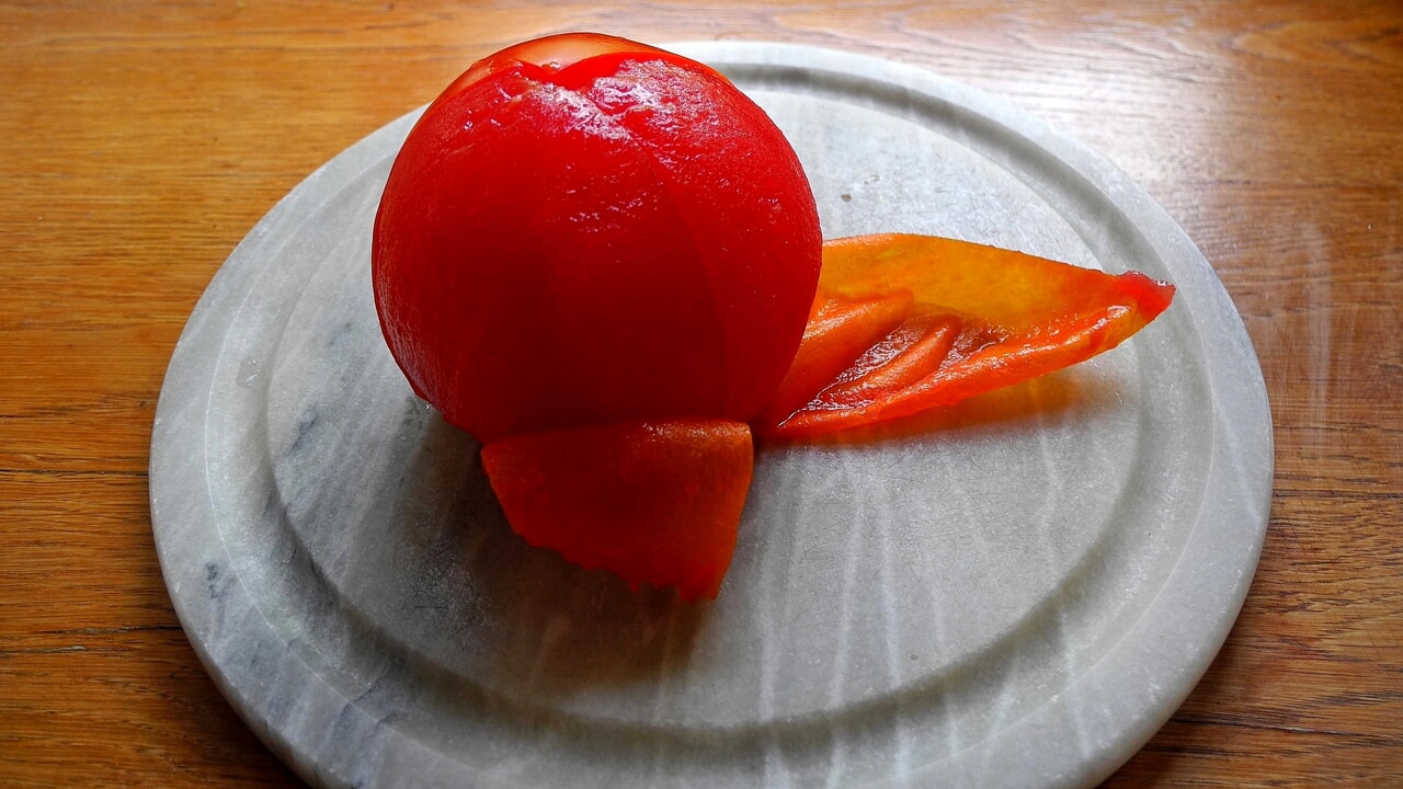Creeremo imballaggi biodegradabili con le bucce dei pomodori” Creeremo imballaggi biodegradabili con le bucce dei pomodori”