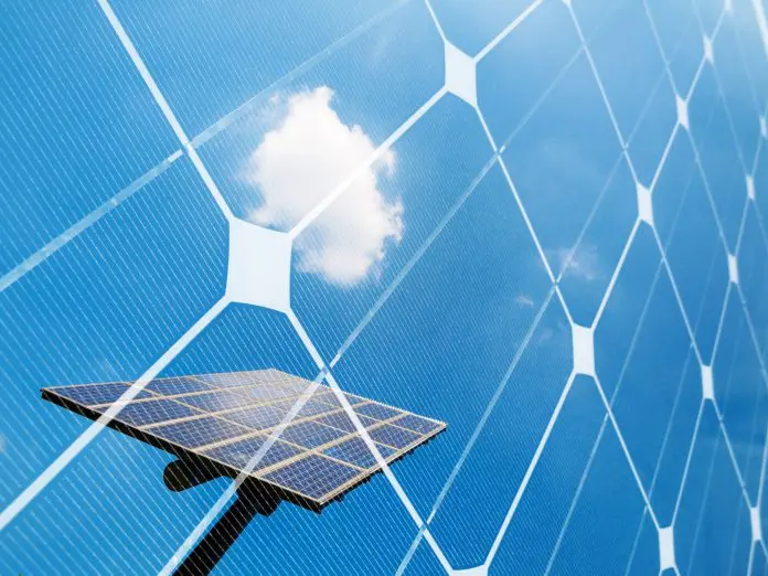 Il fotovoltaico bifacciale verticale sbarca sui tetti Il fotovoltaico bifacciale verticale sbarca sui tetti