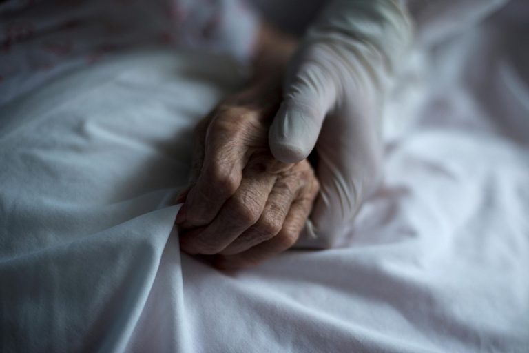 Il morbo di Parkinson scoperto dalla pelle grazie a intelligenza artificiale e robot Il morbo di Parkinson scoperto dalla pelle grazie a intelligenza artificiale e robot