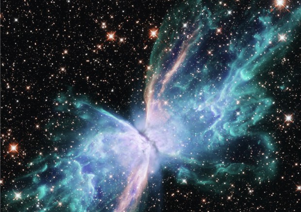 Una farfalla cosmica immortalata da Hubble