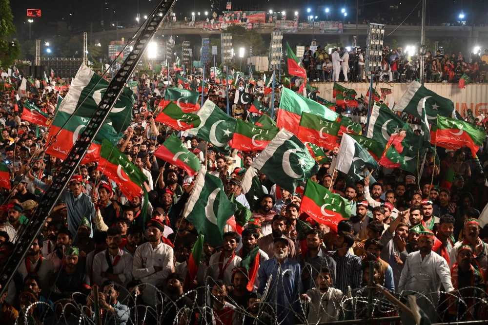Pakistan’s Military Ends Its Experiment With Hybrid Democracy