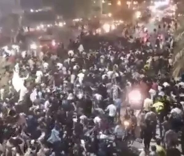 Protests And Tension In Iran Continue Sunday Evening