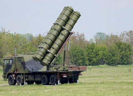 Serbia: mette in mostra i missili cinesi