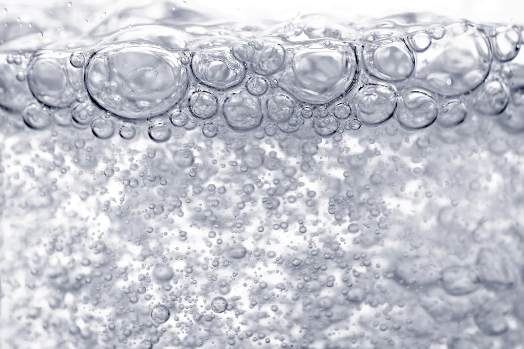 Dal MIT di Boston un materiale che fa bollire l’acqua più in fretta Dal MIT di Boston un materiale che fa bollire l’acqua più in fretta