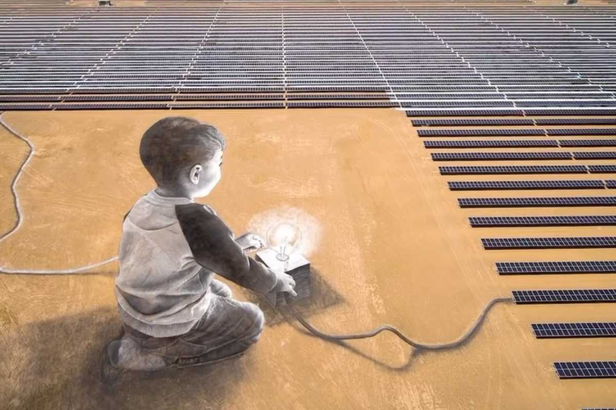 Land art: l’ultima maestosa opera di Saype è un omaggio alle rinnovabili e all’energia solare