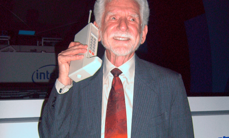 Oggi 3 Aprile 1973: 50 anni fa la prima telefonata con un telefono cellulare portatile