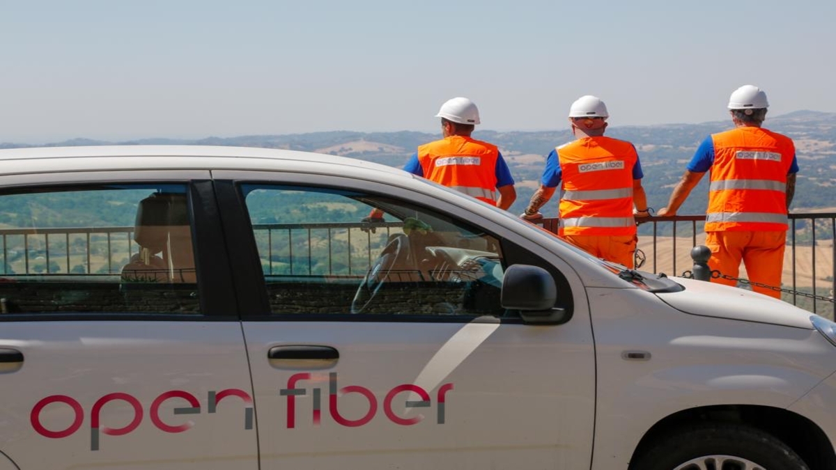 Fibra Ottica, Open Fiber: la rete ultraveloce si espande in Calabria