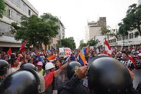 La mobilitazione contro il governo golpista torna a scuotere il Perù