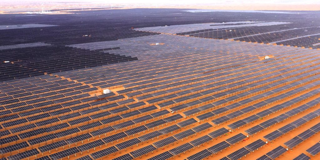 Cina: “accende” il suo primo progetto eolico nel deserto del Gobi