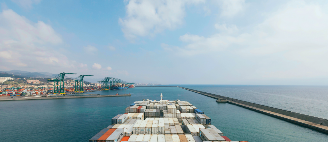 Al terminal PSA di Prà: arriva la nave portacontainer più grossa mai ormeggiata a Genova