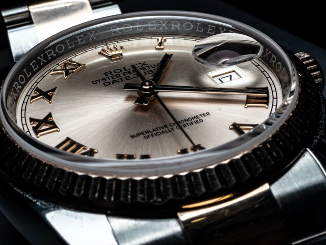 Rolex: acquisisce Bucherer il più grande rivenditore di orologi di lusso
