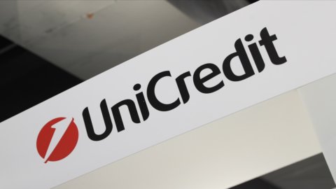 Unicredit si allea con Alpha Bank: fusione in Romania e partnership in Grecia
