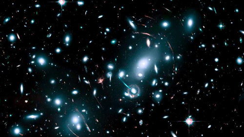 Scoperta delle stringhe cosmiche: prove dell’esistenza di difetti nell’universo