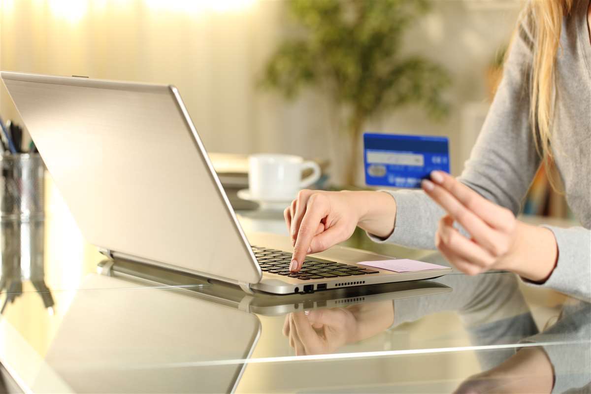 Finanza e giovani: sempre più frequenti i pagamenti online